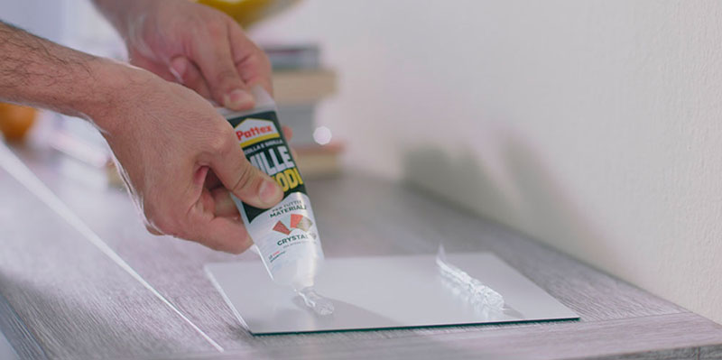 Pattex, ripresa positiva per gli adesivi